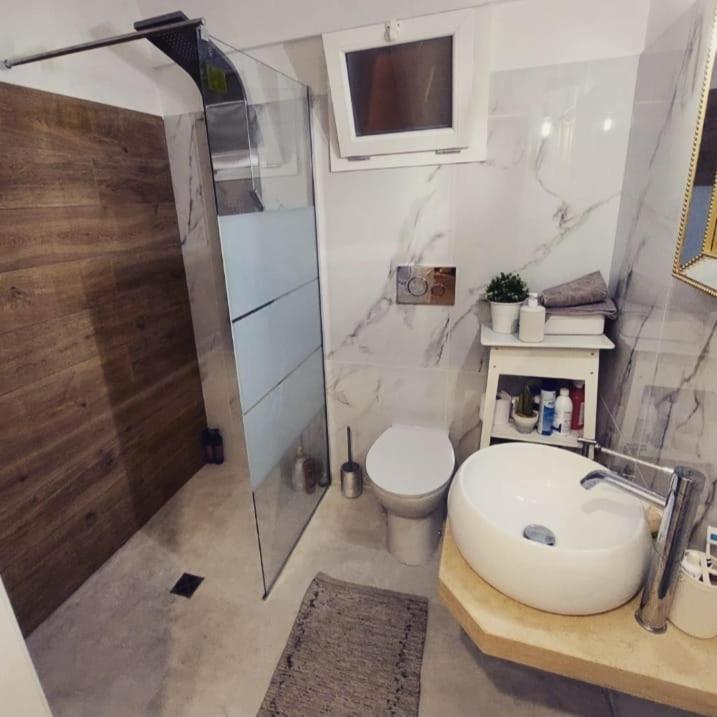 Corte Petricore Apartment Тавиано Екстериор снимка